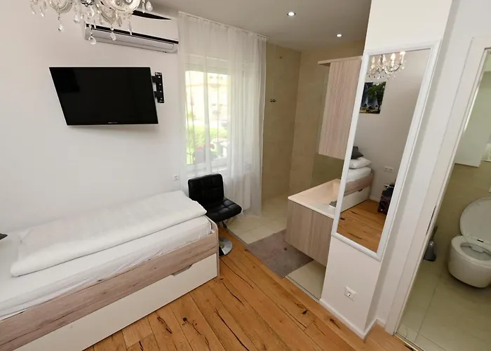 Pensión Enjoyit Velden am Wörthersee