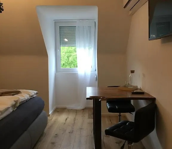 Enjoyit Gæstehus 3*